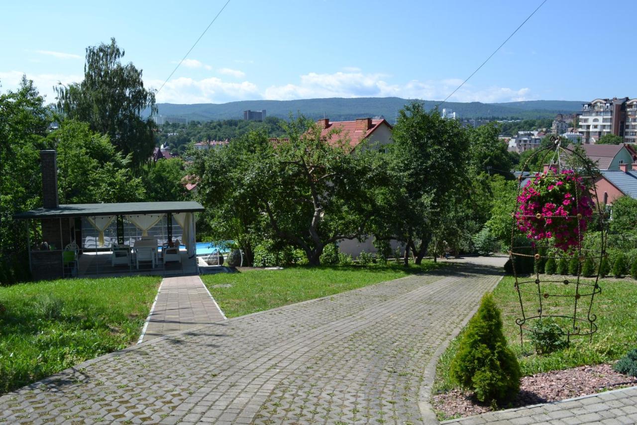 Guest House At Lesya Ukrainka Truskawez Exterior foto