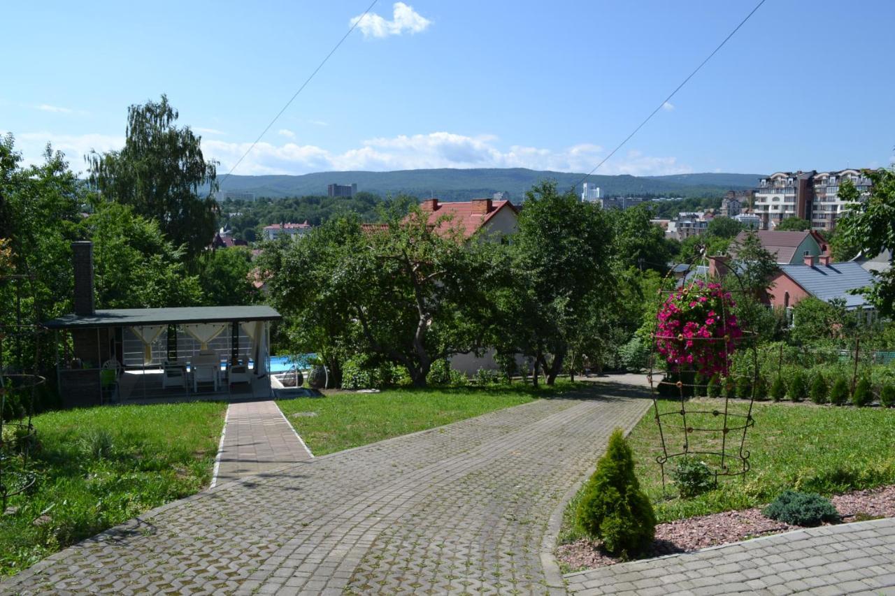 Guest House At Lesya Ukrainka Truskawez Exterior foto